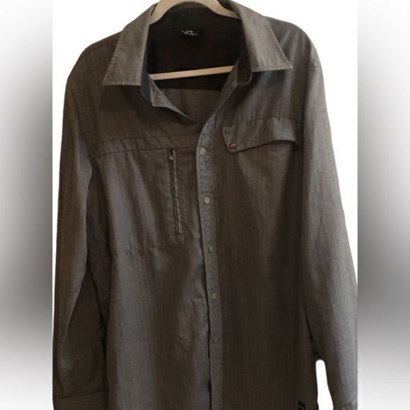 Oakley Other - Oakley Mens‎ Casual Tactical Gray Convertible Sleeves Button Down